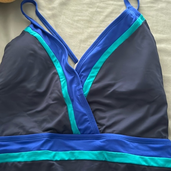 NEW Sonnet Shores One Piece - Picture 3 of 9